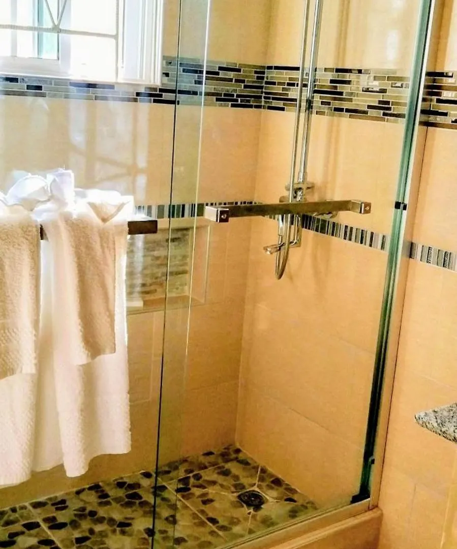 Comfy Apartments Montego Bay Pensionat