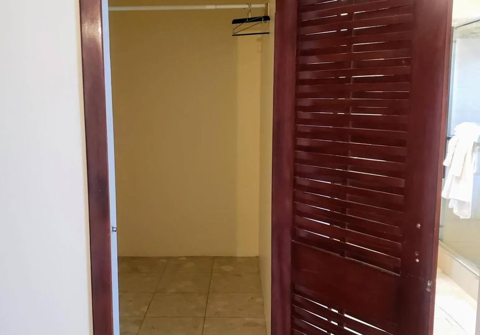 Comfy Apartments Montego Bay Pensión