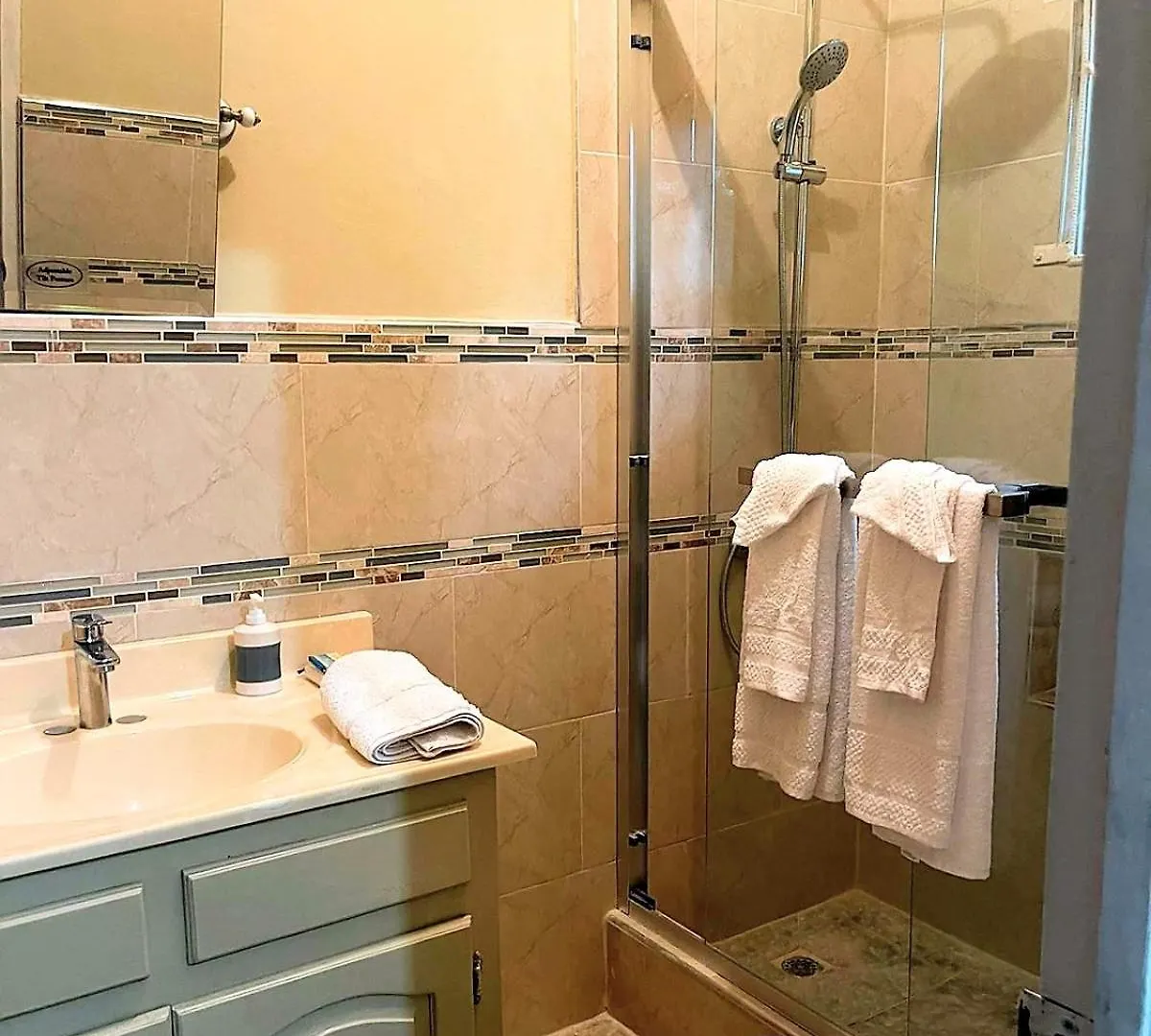 Maison d'hôtes Comfy Apartments Montego Bay