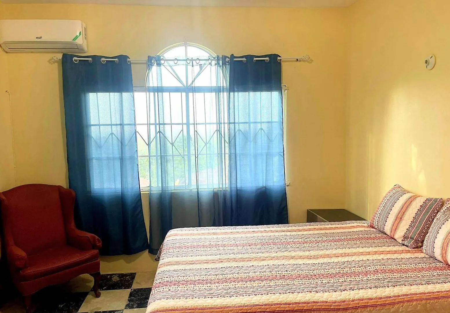 Comfy Apartments Montego Bay Maison d'hôtes